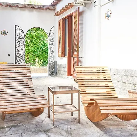 לינה וארוחת בוקר La Gitana 3*